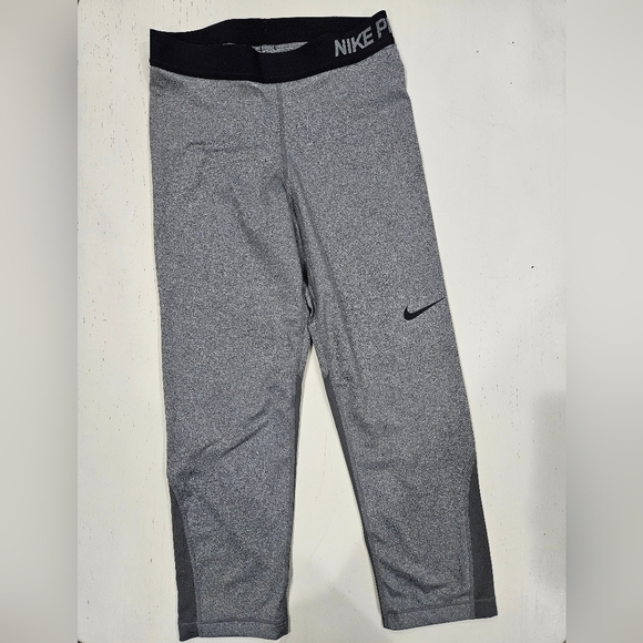 Nike PRO Women's Heather Gray Capris with Stretch Black Waistband. Size Medium - Picture 1 of 7